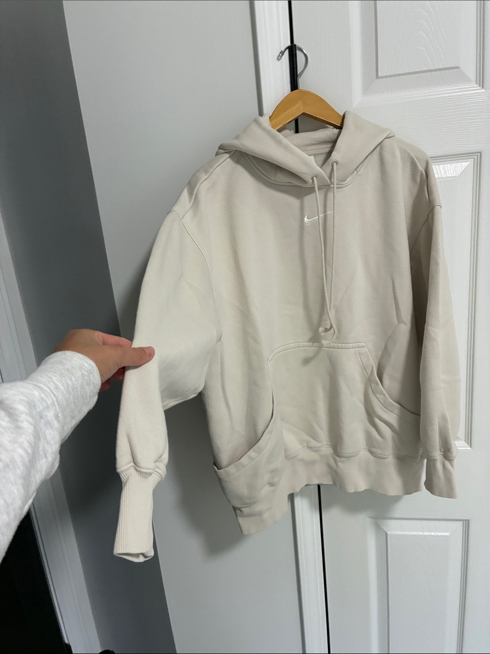 Nike women’s Light Cream Jogger Sweatpants - Fleece Set - Picture 7 of 7